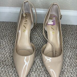 Unisa Women's Beige Patent Heels